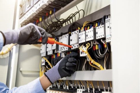 instalacion sistemas electricos locales huelva